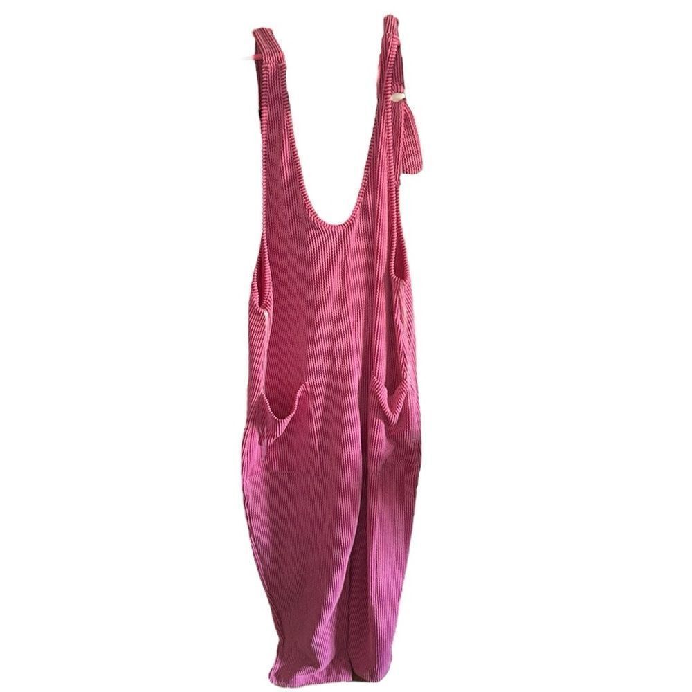 Fuschia Women's Jumpsuit. Size M - Picture 6 of 6